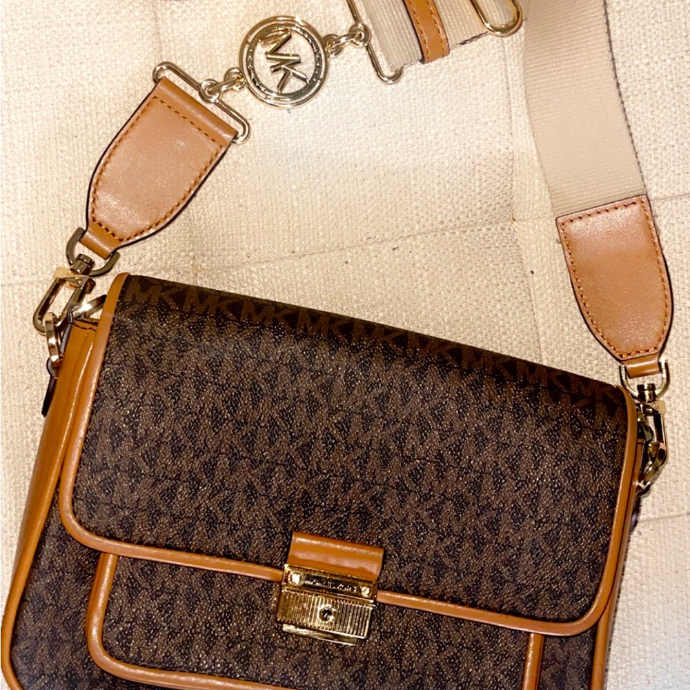Michael kors satchel